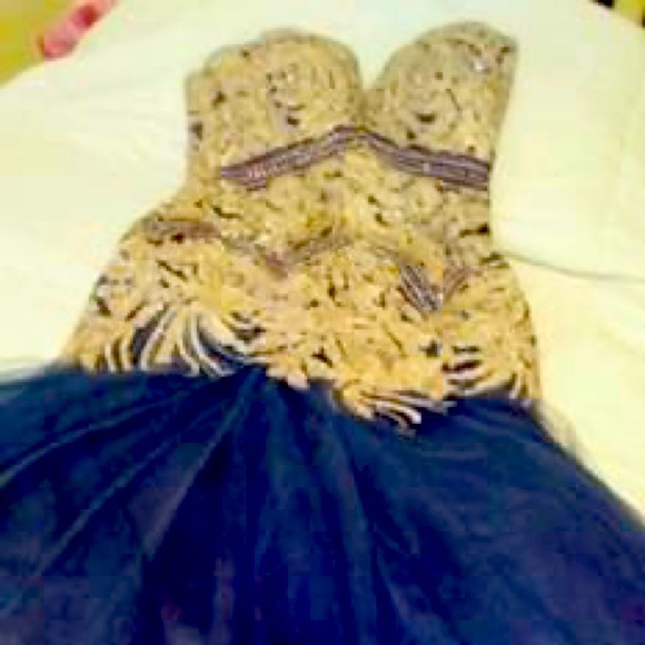 Prom dress - Picture 2 of 6